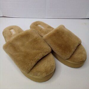 Muk Luks Platform Slipper Slides L 9-10 Faux Fur Plush Soft Brown